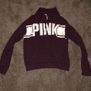 Maroon half zip pull over sweatshirt